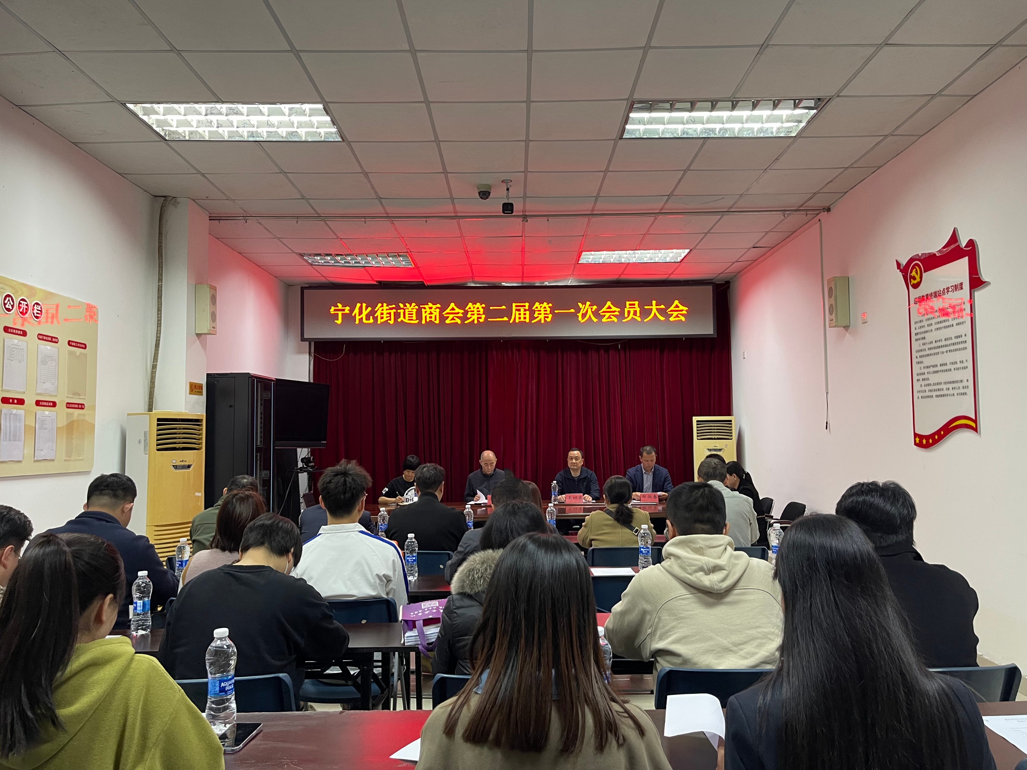 福州尚干餐飲管理有限公司總經(jīng)理鄭炳春連任臺(tái)江區(qū)寧化街道商會(huì)會(huì)長(zhǎng)